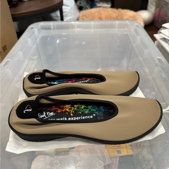 Acropedico Lolita Orthopedic flat with four way stretch LYCRA - Picture 3 of 7